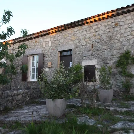 Le Rocher De Sampzon