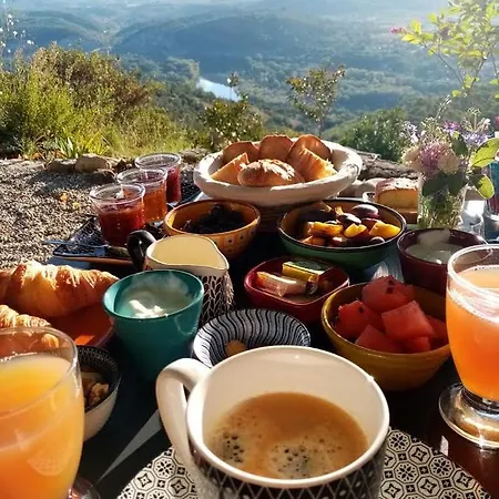 Bed & Breakfast Le Rocher De Sampzon