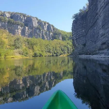 Le Rocher De Sampzon