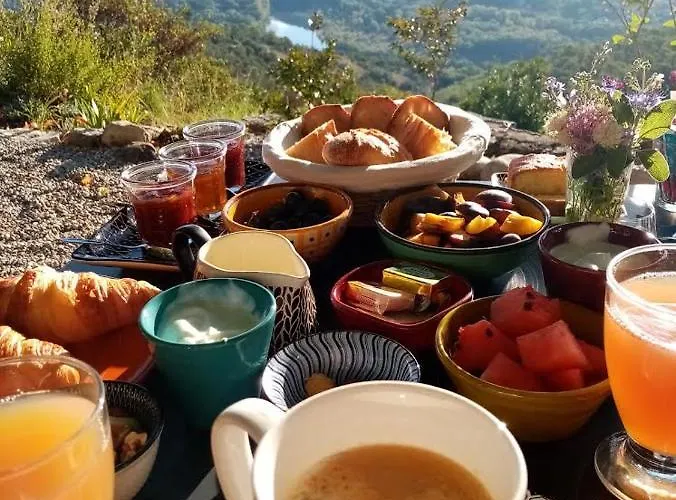 Bed & Breakfast Le Rocher De Sampzon