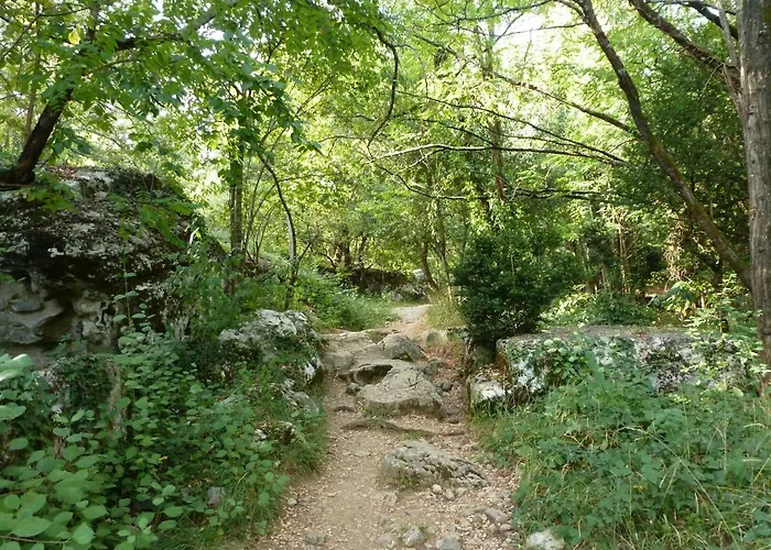 Le Rocher De 3* Sampzon