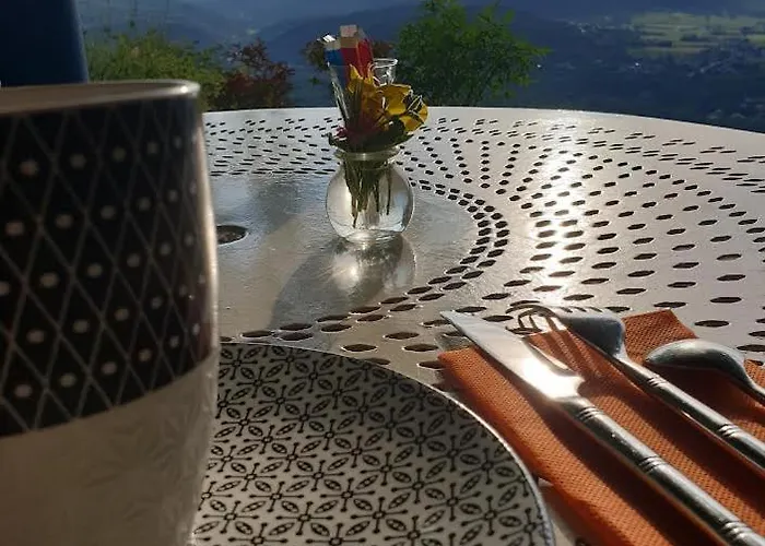 Le Rocher De Oda ve Kahvaltı Sampzon