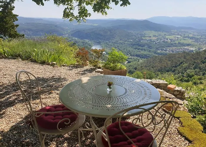 Le Rocher De 3* Sampzon