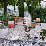 Le Rocher De Bed & Breakfast 3*