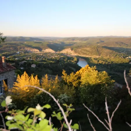 Le Rocher De 3* Sampzon