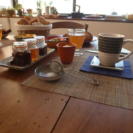 Le Rocher De Bed & Breakfast