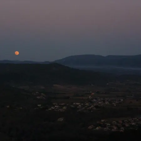 Le Rocher De Sampzon