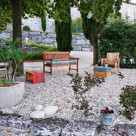 Le Rocher De Bed & Breakfast *
